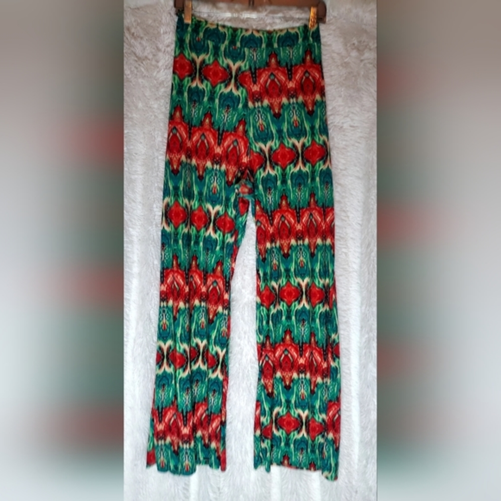 Women’s Green & Red Patterned Wide-Leg Pants